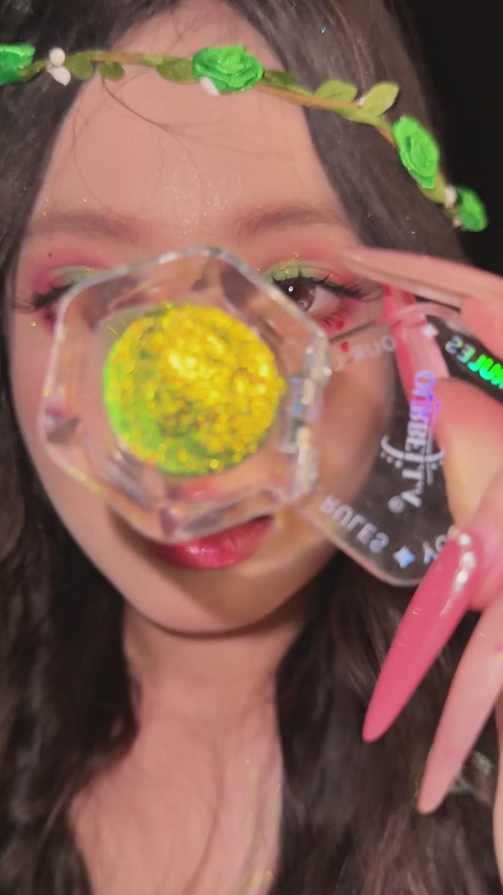 Load video: Toxic Witch Halloween makeup transformation